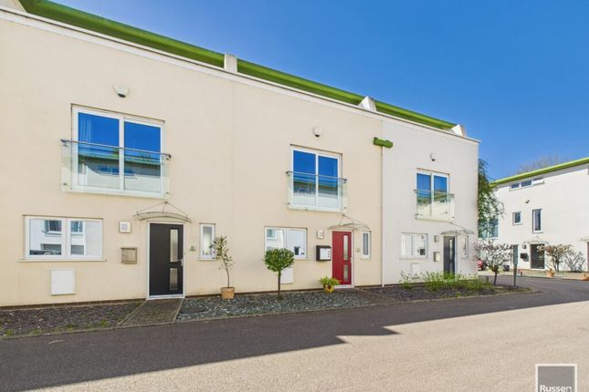 3 bedroom town house for sale