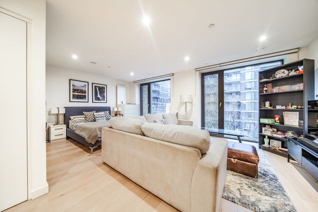 Studio flat for sale