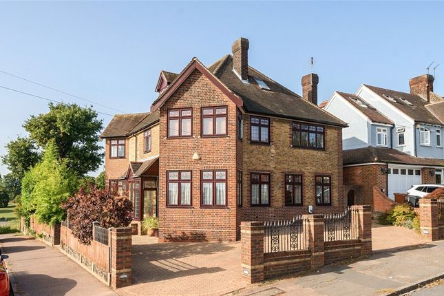 Henrys Avenue, Woodford Green 5 bed detached house for sale