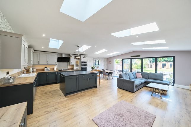 3 bed detached house