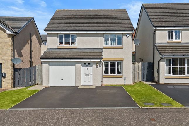 4 bed detached house