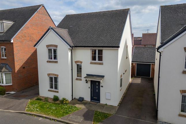 Colney Road, Aylesbury HP18 4 bed detached house for sale