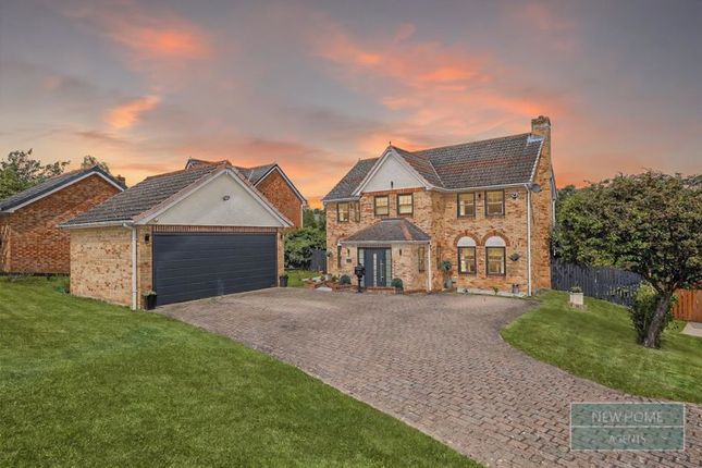 5 bed detached house