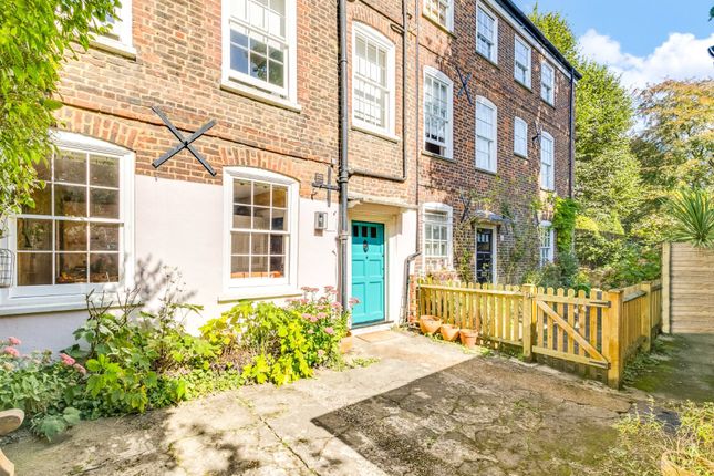 2 bed end terrace house