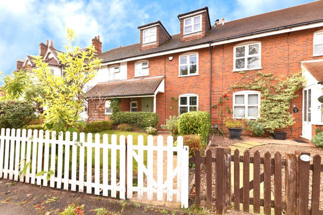 Bowling Green, Old Town, Stevenage 5 bed terraced house for sale