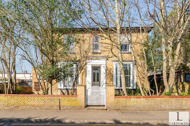 1 bedroom ground floor flat for sale