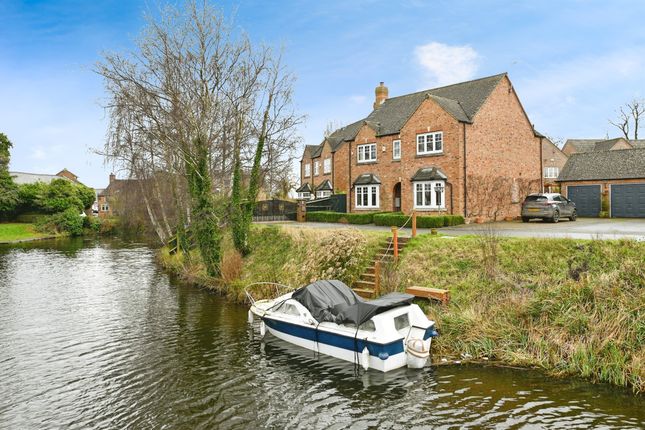 5 bed detached house