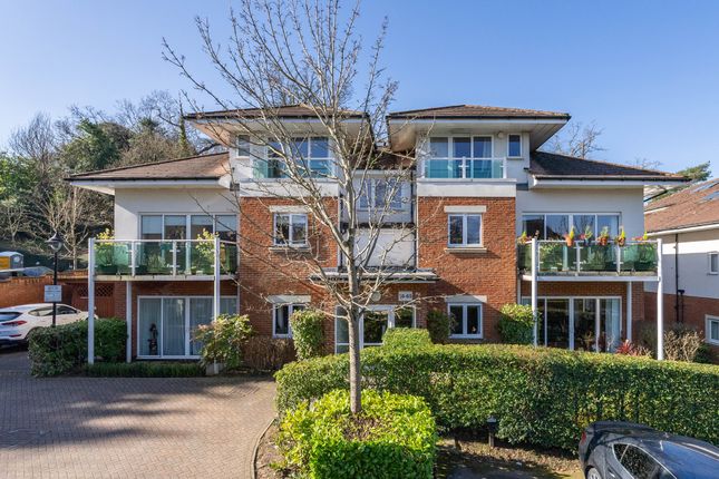Hill View, Dorking 2 bed apartment for sale