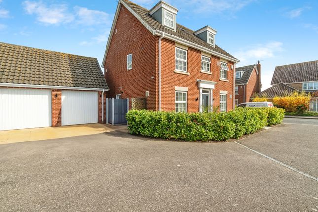 5 bed detached house