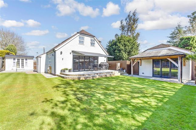 5 bed detached house
