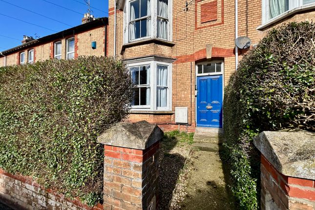 2 bedroom ground floor flat for sale