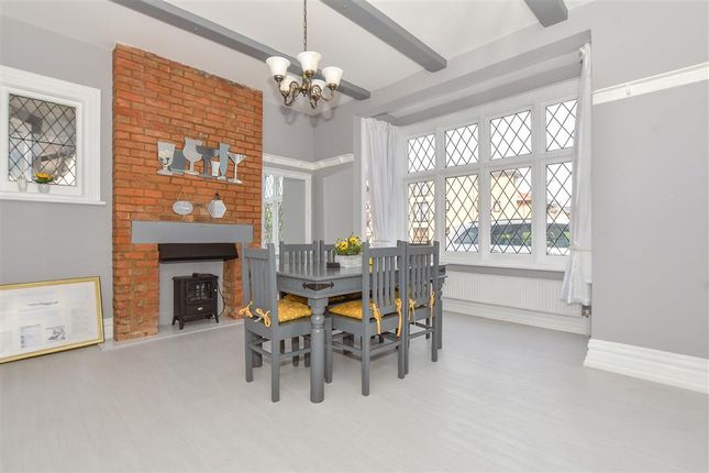 4 bed detached house