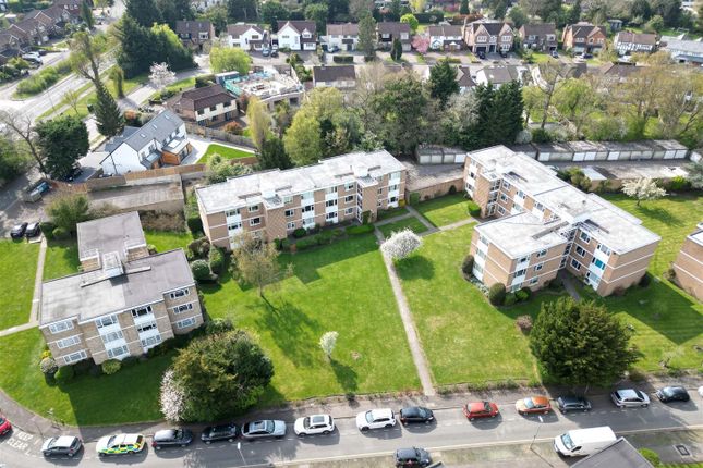 Borehamholt, Elstree 2 bed flat for sale