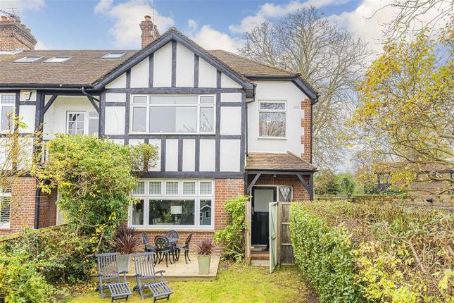 Park Road, Teddington TW11 2 bed house for sale