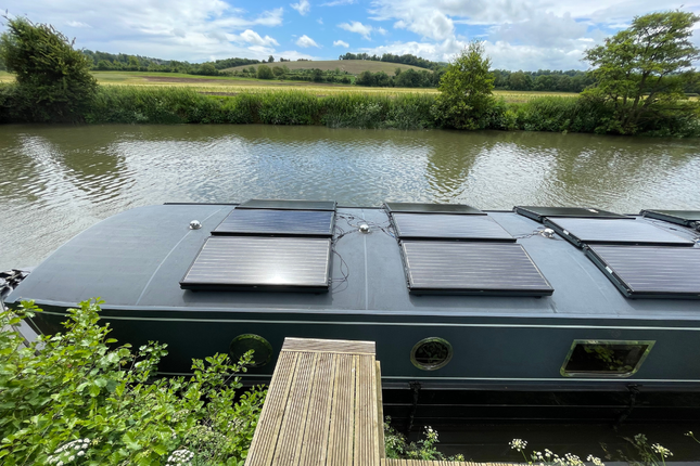1 bed houseboat
