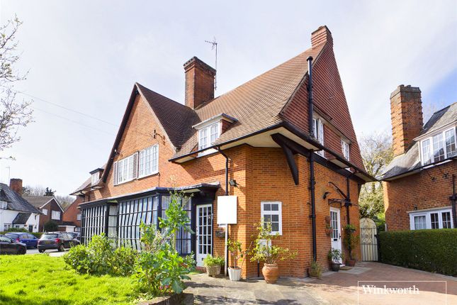 Goldsmith Lane, Kingsbury NW9 4 bed semi