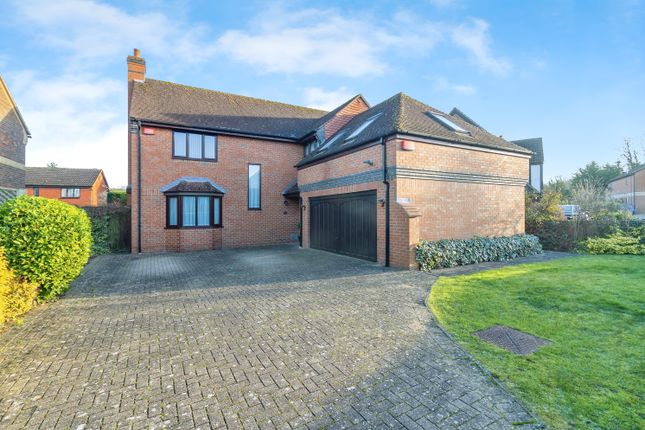 5 bed detached house