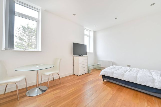 Greenford, Perivale, Greenford, UB6 Studio for sale