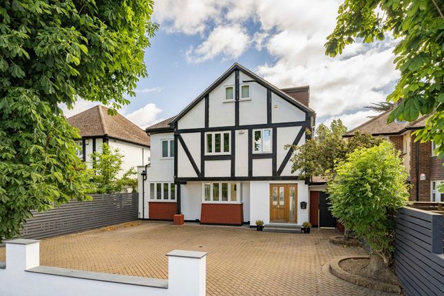 6 bedroom detached house for sale