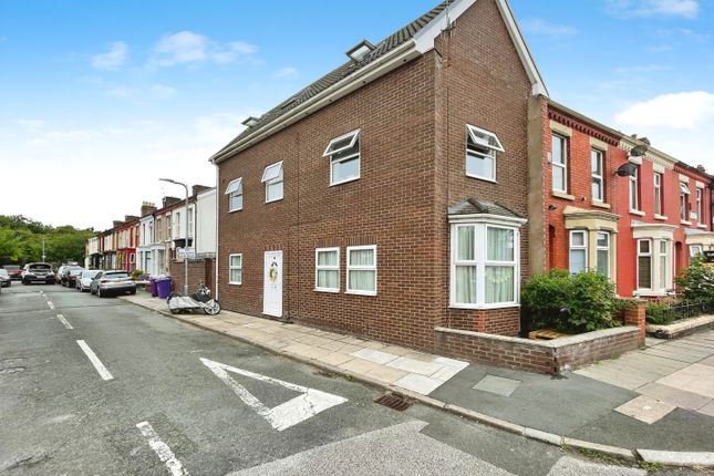 4 bedroom end of terrace house for sale