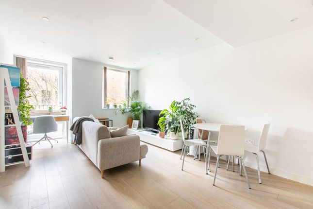 Albion Court, Hammersmith, London, W6 1 bed flat for sale