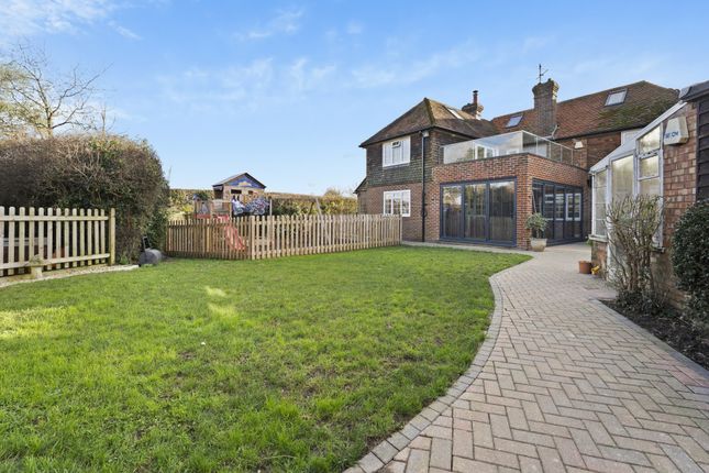 5 bed detached house