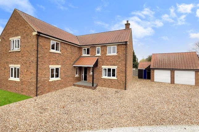 5 bed detached house