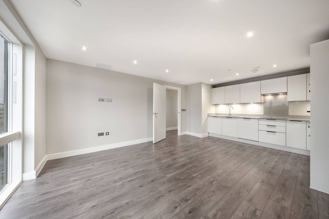 Station Road, Watford, WD17 2 bed flat for sale