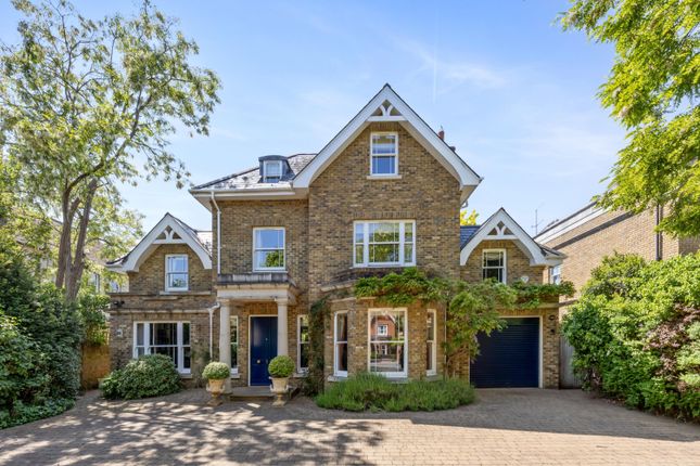 New Road, Esher, Surrey, KT10 5 bed detached house for sale