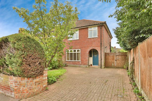 3 bed semi-detached house