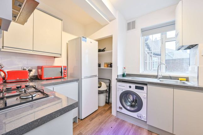 Kingsbury Road, Kingsbury, London, NW9 3 bed flat for sale