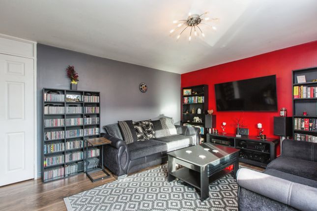 3 bedroom maisonette for sale