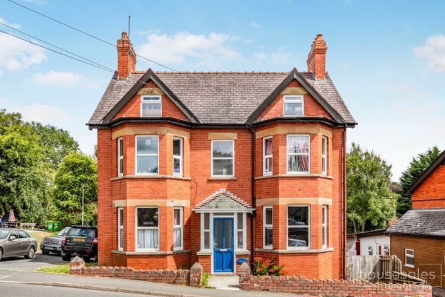 6 bed detached house