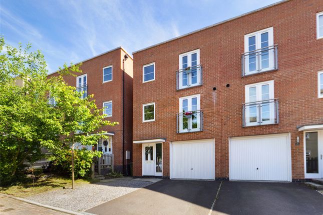 Ledbury Court, Cheltenham... 4 bed semi
