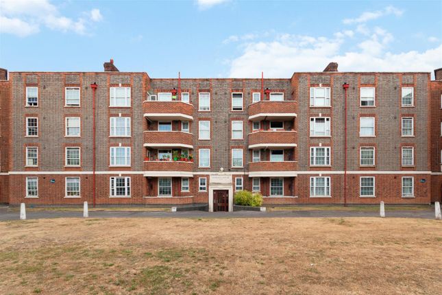 London Road, Morden SM4 3 bed flat for sale