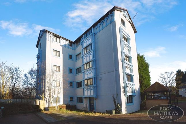 3 bedroom flat for sale