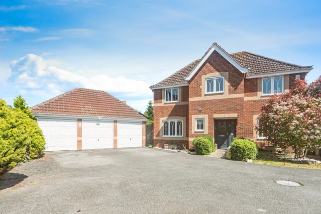 4 bed detached house