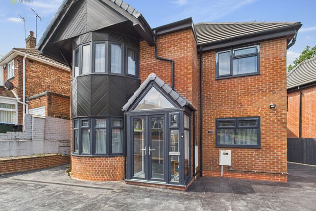 5 bed detached house