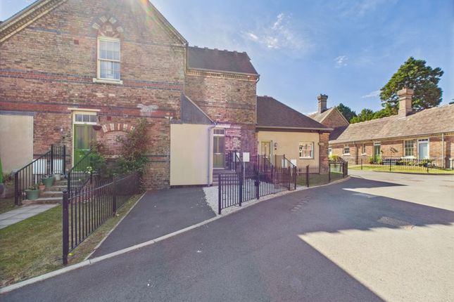 Kyrle Close, Telford TF8 2 bed terraced house for sale