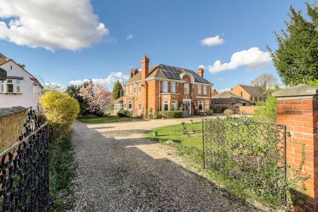 7 bed detached house