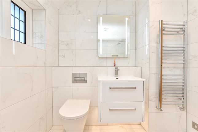 Yew Tree Villas, Reigate Hill... 3 bed semi