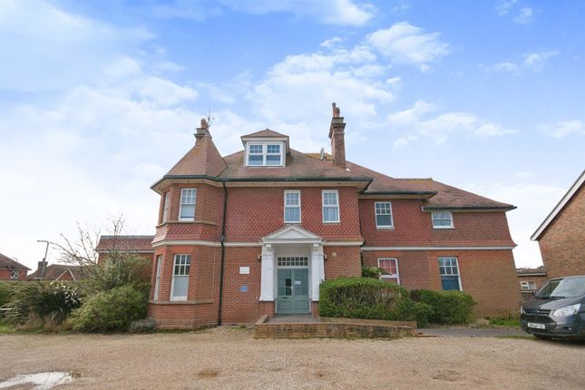 11 bed detached house