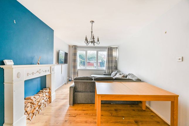 Atwater Close, Brixton, London, SW2 3 bed maisonette for sale