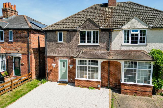 Old Stoke Road, Aylesbury HP21 3 bed semi