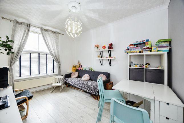 2 bedroom ground floor flat for sale