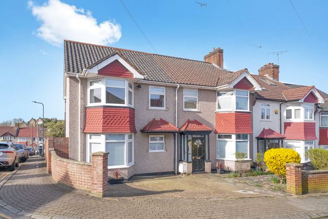 6 bed semi-detached house