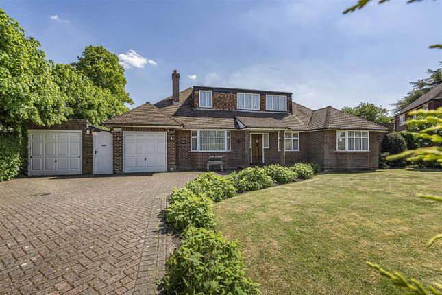LOWER ROAD, FETCHAM KT22 3 bed detached bungalow for sale