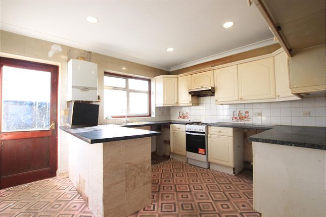 6 bedroom semi-detached house for sale