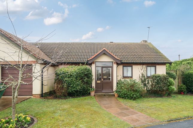 Mallard Close, Alresford, Hampshire... 3 bed bungalow for sale
