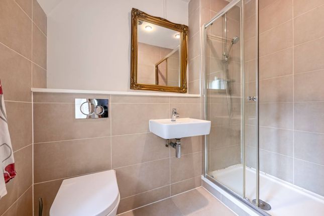 3 bedroom flat for sale